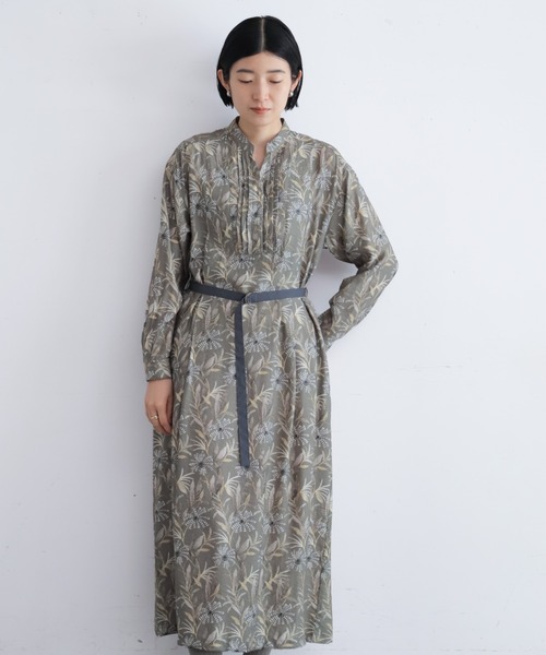 NOMBRE IMPAIR(ノンブルアンペール)の「オータムフォレストプリント ベルト付きワンピース(ワンピース・レディース・ネイビー/カーキ・FREE)」の6枚目の写真