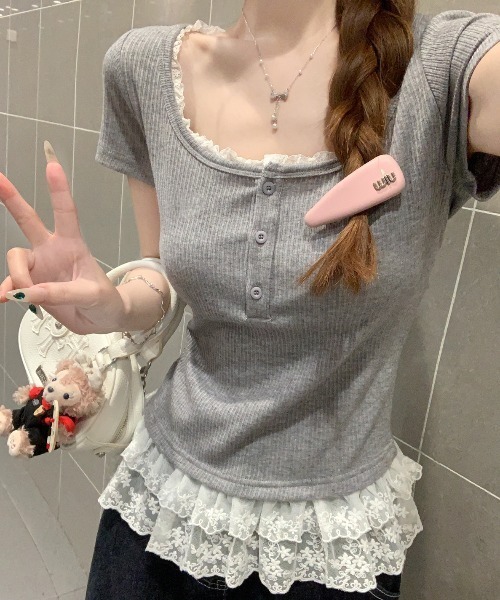 AMAJI(アマジ)の「ワイドネック レース切替 フレアヘム 半袖Tシャツ(Tシャツ/カットソー・レディース・グレー/ベージュ・SMALL/MEDIUM/LARGE/X-LARGE)」の5枚目の写真