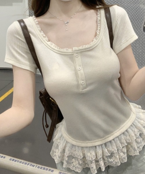 AMAJI(アマジ)の「ワイドネック レース切替 フレアヘム 半袖Tシャツ(Tシャツ/カットソー・レディース・グレー/ベージュ・SMALL/MEDIUM/LARGE/X-LARGE)」の4枚目の写真