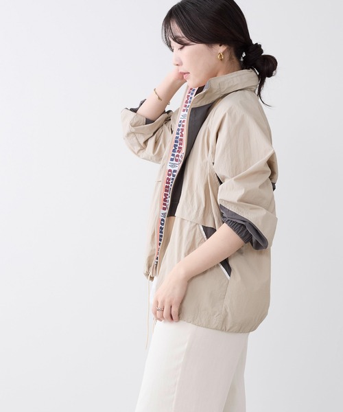 UMBRO(アンブロ)の「【UMBRO×MICA&DEAL】配色ナイロンブルゾン(ブルゾン・レディース・ブラック/ベージュ・FREE)」の21枚目の写真
