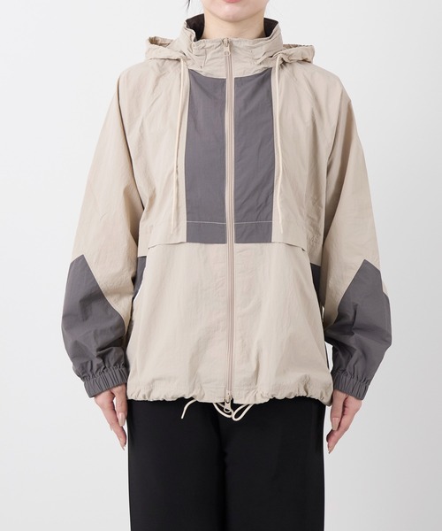 UMBRO(アンブロ)の「【UMBRO×MICA&DEAL】配色ナイロンブルゾン(ブルゾン・レディース・ブラック/ベージュ・FREE)」の13枚目の写真