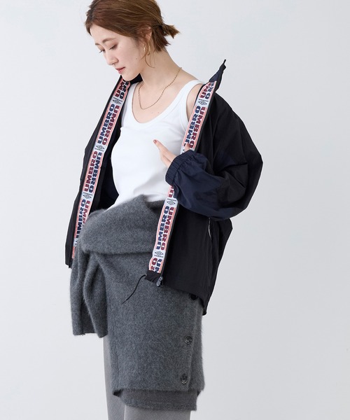 UMBRO(アンブロ)の「【追加】【UMBRO×MICA&DEAL】配色ナイロンブルゾン(ブルゾン・レディース・ブラック/ベージュ・FREE)」の21枚目の写真