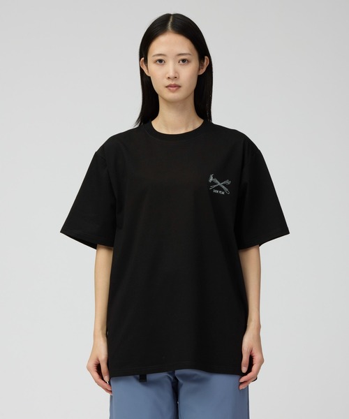 Snow Peak（スノーピーク）の「Snow Peak / Pegs & Hammer T-Shirt ペグ＆ハンマー Tシャツ（Tシャツ/カットソー・メンズ・パープル/オフホワイト/ブラック・L/XL/S/M）」の3枚目の写真