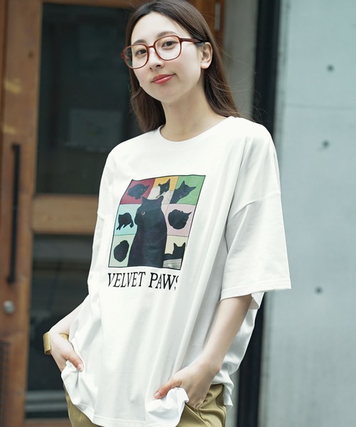 e-zakkamania stores(イーザッカマニアストアーズ)の「キャットグラフィック ビッグシルエットTシャツ(Tシャツ/カットソー・レディース・レッド/ブラック/オフホワイト・フリー)」の8枚目の写真