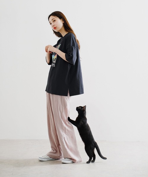 e-zakkamania stores(イーザッカマニアストアーズ)の「キャットグラフィック ビッグシルエットTシャツ(Tシャツ/カットソー・レディース・レッド/ブラック/オフホワイト・フリー)」の10枚目の写真