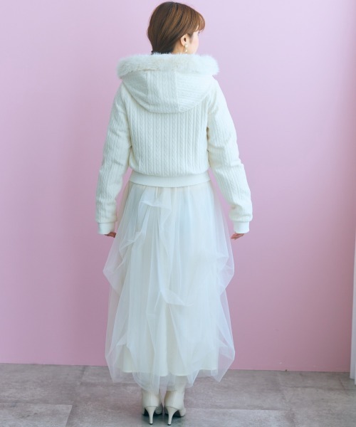 marun(マルン)の「<大きいサイズ>ショート丈ケーブルニット中綿ブルゾン marun(ブルゾン・レディース・アイボリー/ブラック・5L/4L/3L/LL/L)」の11枚目の写真