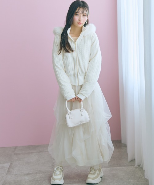 marun(マルン)の「<大きいサイズ>ショート丈ケーブルニット中綿ブルゾン marun(ブルゾン・レディース・アイボリー/ブラック・5L/4L/3L/LL/L)」の14枚目の写真