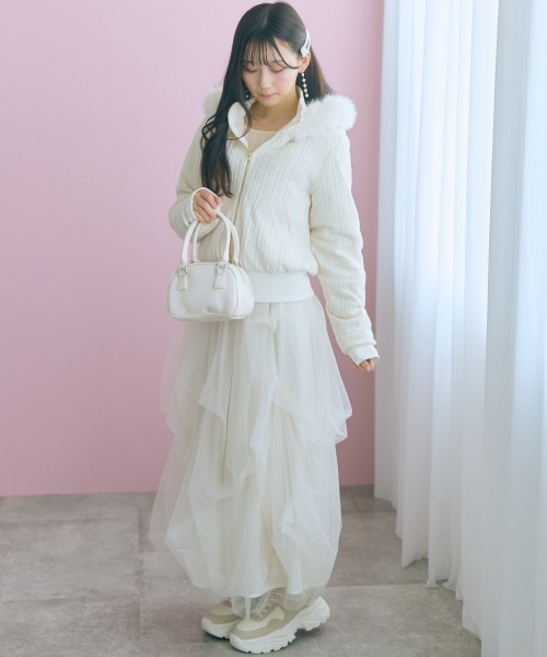 marun(マルン)の「<大きいサイズ>ショート丈ケーブルニット中綿ブルゾン marun(ブルゾン・レディース・アイボリー/ブラック・5L/4L/3L/LL/L)」の15枚目の写真