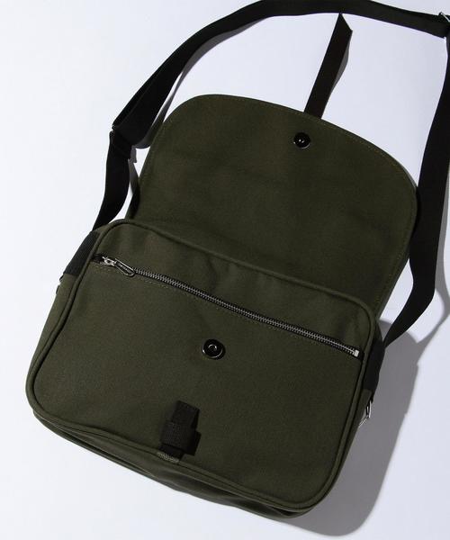 marimekko（マリメッコ）の「＜marimekko（マリメッコ）＞ MAGNETTILAUKKU/バッグ（ショルダーバッグ・メンズ・ダークグレー/オリーブ/ブラック/ネイビー・PNESIZE）」の6枚目の写真