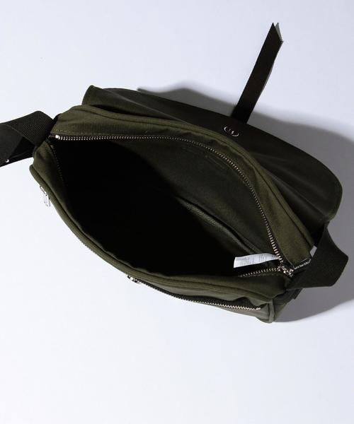 marimekko（マリメッコ）の「＜marimekko（マリメッコ）＞ MAGNETTILAUKKU/バッグ（ショルダーバッグ・メンズ・ダークグレー/オリーブ/ブラック/ネイビー・PNESIZE）」の7枚目の写真