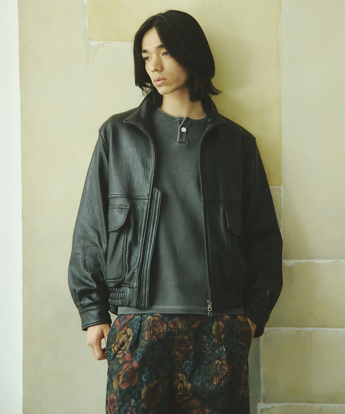 JOURNAL STANDARD(ジャーナルスタンダード)の「ニュージーランド ラム ダッド レザー スタンド ブルゾン(ライダースジャケット・メンズ・ブラック・MEDIUM/LARGE)」の5枚目の写真