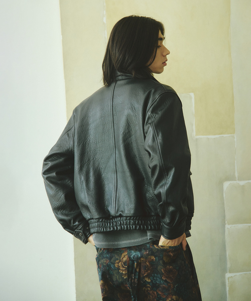 JOURNAL STANDARD(ジャーナルスタンダード)の「ニュージーランド ラム ダッド レザー スタンド ブルゾン(ライダースジャケット・メンズ・ブラック・MEDIUM/LARGE)」の8枚目の写真