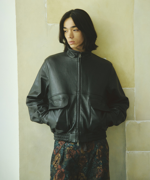 JOURNAL STANDARD(ジャーナルスタンダード)の「ニュージーランド ラム ダッド レザー スタンド ブルゾン(ライダースジャケット・メンズ・ブラック・MEDIUM/LARGE)」の11枚目の写真