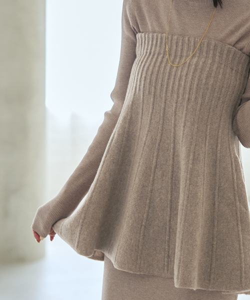 Noble(ノーブル)の「2WAY KNITビスチェ(ニット/セーター・レディース・ベージュ/グレー・FREE)」の15枚目の写真