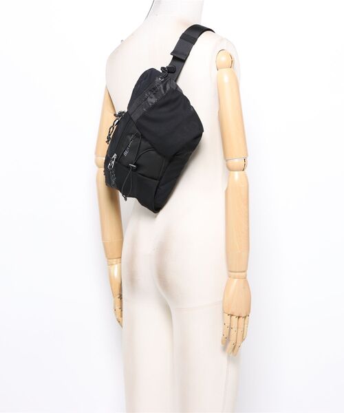 BEN DAVIS(ベンデイビス)の「BOTTLE WAIST BAG(ボディバッグ/ウエストポーチ・メンズ・グレー/チャコールグレー/ブラック・FREE)」の13枚目の写真
