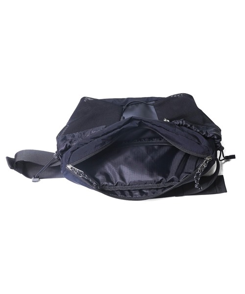 BEN DAVIS(ベンデイビス)の「BOTTLE WAIST BAG(ボディバッグ/ウエストポーチ・メンズ・グレー/チャコールグレー/ブラック・FREE)」の5枚目の写真