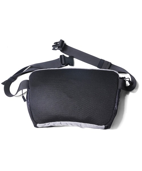 BEN DAVIS(ベンデイビス)の「BOTTLE WAIST BAG(ボディバッグ/ウエストポーチ・メンズ・グレー/チャコールグレー/ブラック・FREE)」の8枚目の写真