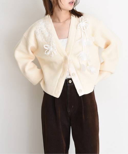 Eimee Law(エイミーロウ)の「ランダムモチーフニットカーデ(カーディガン/ボレロ・レディース・ピンク/チャコールグレー/アイボリー・FREE)」の2枚目の写真