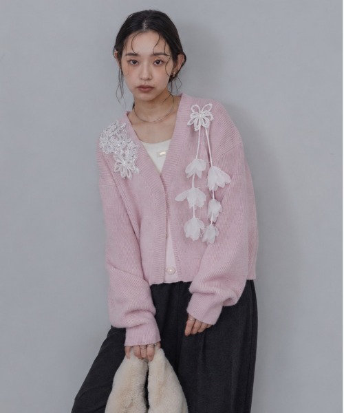 Eimee Law(エイミーロウ)の「ランダムモチーフニットカーデ(カーディガン/ボレロ・レディース・ピンク/チャコールグレー/アイボリー・FREE)」の11枚目の写真
