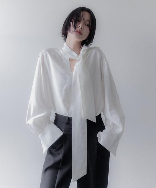 MEMUA(メムア)の「グレース タイブラウス(スカイブルー)(シャツ/ブラウス・レディース・アイボリー/スカイブルー/ベージュ・FREE)」の1枚目の写真