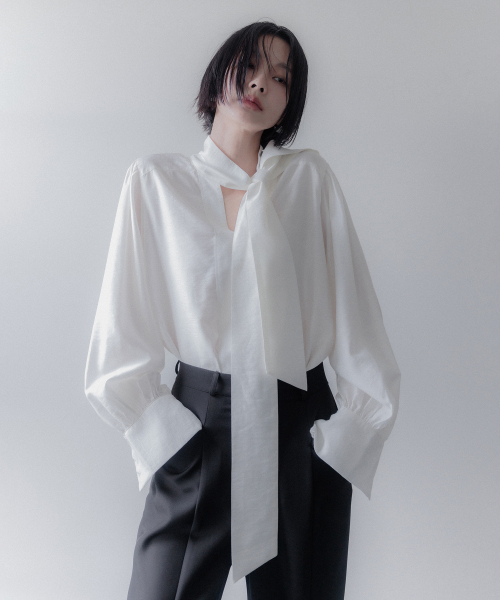 MEMUA(メムア)の「グレース タイブラウス(スカイブルー)(シャツ/ブラウス・レディース・アイボリー/スカイブルー/ベージュ・FREE)」の6枚目の写真