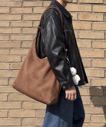 BYMOSS（バイモス）の「レザーショルダーバッグ＆クロスバッグ ルーズフィット - スエードブラウン（ショルダーバッグ）」