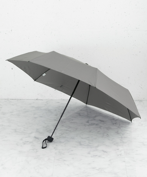 ameme（アメメ）の「ameme　シエナ折り畳み傘（折りたたみ傘・レディース・ホワイト/ライトブルー/ブラック/ベージュ/パープル/グレー/レッド/カーキ/イエロー/ブルー/グリーン/ボルドー・FREE）」の4枚目の写真