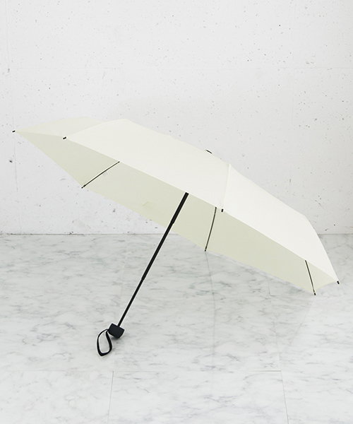ameme（アメメ）の「ameme　シエナ折り畳み傘（折りたたみ傘・レディース・ホワイト/ライトブルー/ブラック/ベージュ/パープル/グレー/レッド/カーキ/イエロー/ブルー/グリーン/ボルドー・FREE）」の2枚目の写真