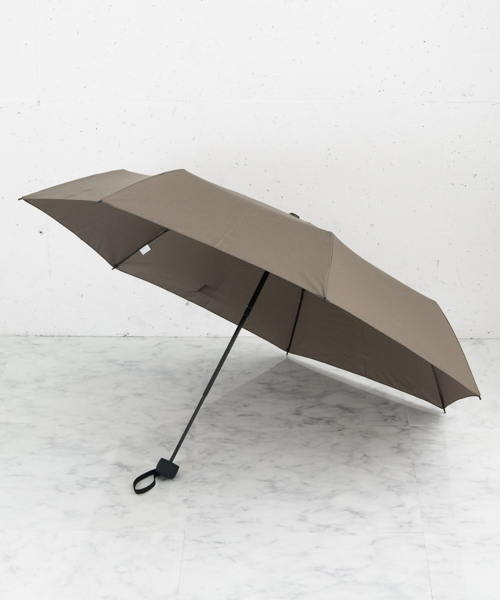 ameme（アメメ）の「ameme　シエナ折り畳み傘（折りたたみ傘・レディース・ホワイト/ライトブルー/ブラック/ベージュ/パープル/グレー/レッド/カーキ/イエロー/ブルー/グリーン/ボルドー・FREE）」の6枚目の写真