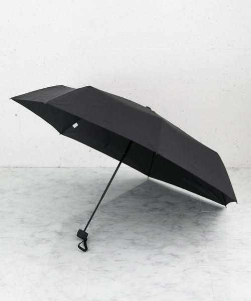 ameme（アメメ）の「ameme　シエナ折り畳み傘（折りたたみ傘・レディース・ホワイト/ライトブルー/ブラック/ベージュ/パープル/グレー/レッド/カーキ/イエロー/ブルー/グリーン/ボルドー・FREE）」の3枚目の写真