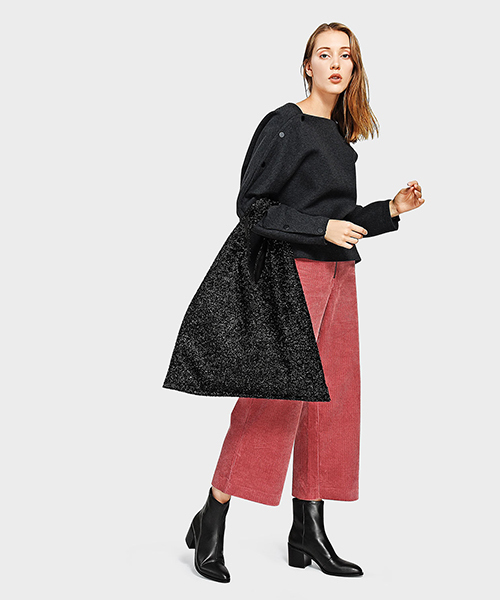 CHARLES & KEITH(チャールズ & キース)の「ベーシックアンクルブーツ / BASIC ANKLE BOOTS(ブーツ・レディース・ダークブラウン/ブラック・24.5cm/23cm/22.5cm/25cm/23.5cm)」の8枚目の写真