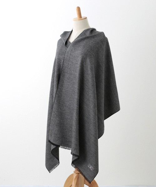 Jubilee Fabric(ジュビリーファブリック)の「ラナウール ヘリンボーン 大判ストール(マフラー・レディース・ネイビー/ブラウン/グレー/レッド・FREE)」の2枚目の写真