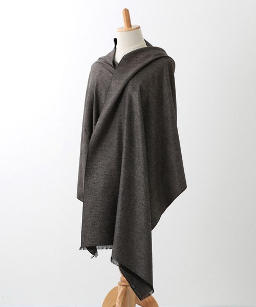 Jubilee Fabric(ジュビリーファブリック)の「ラナウール ヘリンボーン 大判ストール(マフラー・レディース・ネイビー/ブラウン/グレー/レッド・FREE)」の6枚目の写真