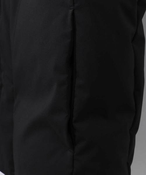 UNITED TOKYO(ユナイテッドトウキョウ)の「ラミネートフーデッドダウン(ダウンジャケット/コート・メンズ・ブラック/ダークグレー・1/2/3)」の8枚目の写真