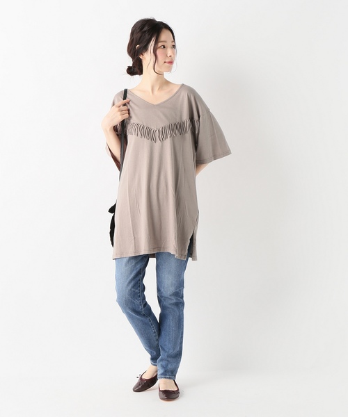 SLOBE IENA(スローブイエナ)の「フリンジチュニックTシャツ◆(Tシャツ/カットソー・レディース・ブラック/ベージュ・FREE)」の3枚目の写真