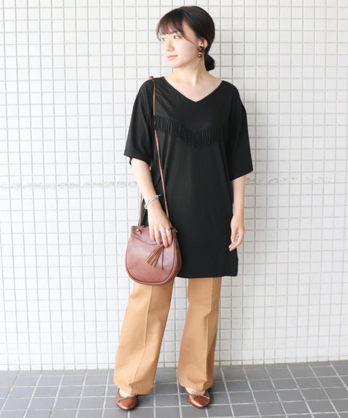 SLOBE IENA(スローブイエナ)の「フリンジチュニックTシャツ◆(Tシャツ/カットソー・レディース・ブラック/ベージュ・FREE)」の11枚目の写真