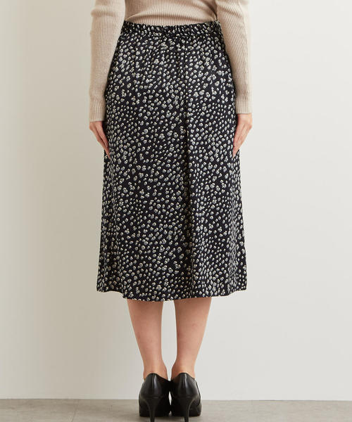 green label relaxing（グリーンレーベルリラクシング）の「CS monable ヒョウガラ スカート ◆（スカート・レディース・ブラック/ネイビー・38/36）」の3枚目の写真