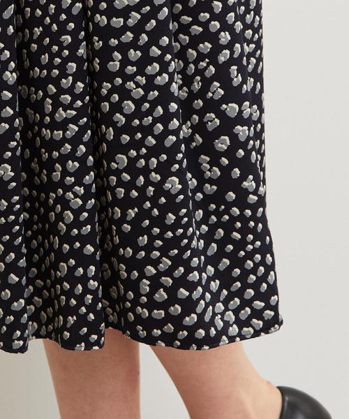 green label relaxing（グリーンレーベルリラクシング）の「CS monable ヒョウガラ スカート ◆（スカート・レディース・ブラック/ネイビー・38/36）」の8枚目の写真