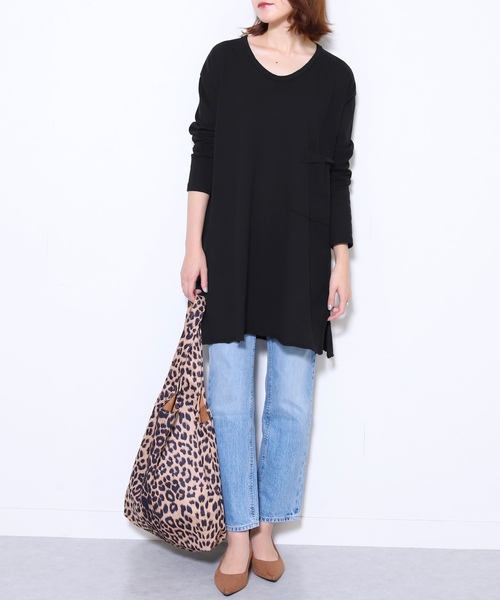 reca(レカ)の「ビッグシルエットポケットデザインスリットカットソー(Tシャツ/カットソー・レディース・オフホワイト/ブラック/オレンジ系その他・FREE)」の1枚目の写真