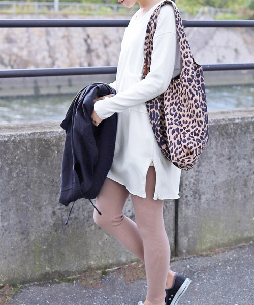 reca(レカ)の「ビッグシルエットポケットデザインスリットカットソー(Tシャツ/カットソー・レディース・オフホワイト/ブラック/オレンジ系その他・FREE)」の20枚目の写真