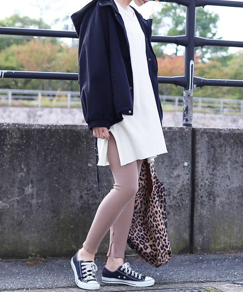 reca(レカ)の「ビッグシルエットポケットデザインスリットカットソー(Tシャツ/カットソー・レディース・オフホワイト/ブラック/オレンジ系その他・FREE)」の4枚目の写真