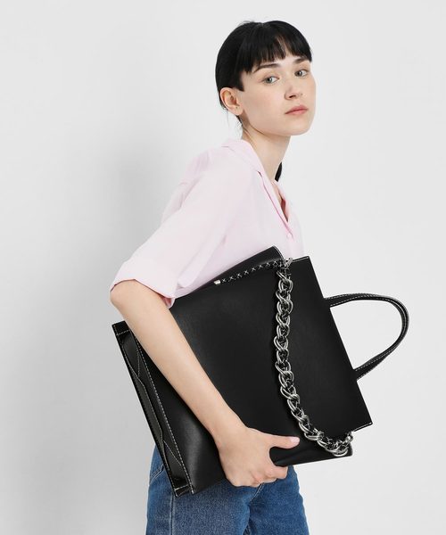 CHARLES & KEITH（チャールズ & キース）の「ダブルハンドルチェーン