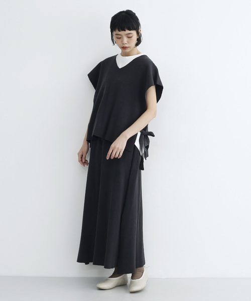 MERLOT IKYU（メルローイキュウ）の「サイドリボンニットベスト2988（ベスト・レディース・ベージュ/チャコールグレー/イエロー・FREE）」の4枚目の写真