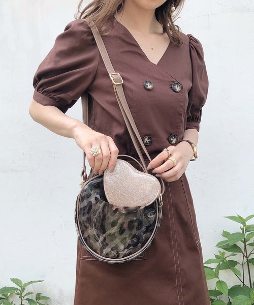 one after another NICE CLAUP（ワンアフターアナザーナイスクラップ）の「ハートポーチ付きショルダーバッグ（ショルダーバッグ・レディース・ブラウン系その他/レオパード・FREE）」の3枚目の写真