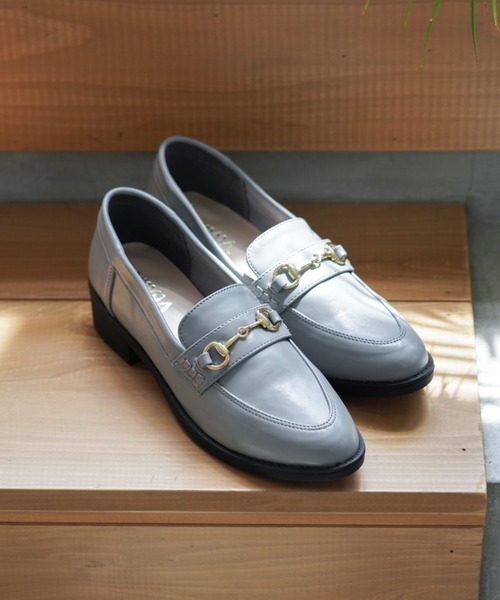 VIVIAN（ヴィヴィアン）の「ポインテッドトゥビット付きローファー（ローファー・レディース・ブラック系その他/ブラック系その他2/イエロー系その他6/グレー系その他3/ホワイト系その他5/ベージュ系その他2/イエロー系その他5/ブラウン系その他5/グレー系その他2・S/M/L/LL）」の5枚目の写真