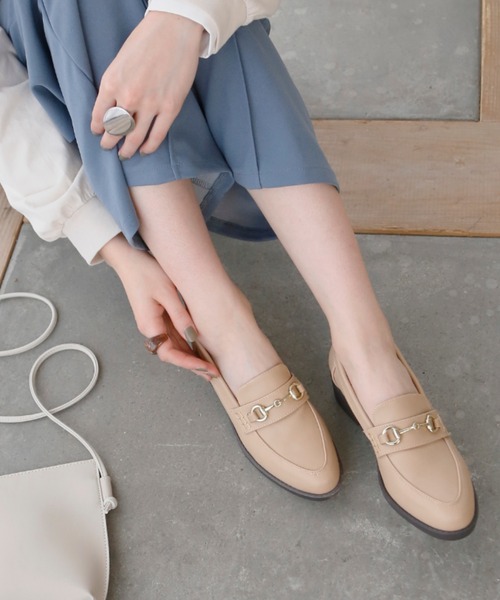 VIVIAN（ヴィヴィアン）の「ポインテッドトゥビット付きローファー（ローファー・レディース・ブラック系その他/ブラック系その他2/イエロー系その他6/グレー系その他3/ホワイト系その他5/ベージュ系その他2/イエロー系その他5/ブラウン系その他5/グレー系その他2・S/M/L/LL）」の16枚目の写真