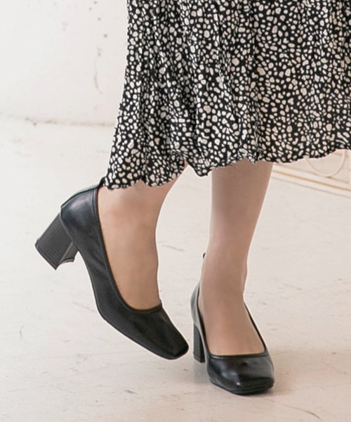 KOBE LETTUCE（コウベレタス）の「スクエアトゥチャンキーヒール