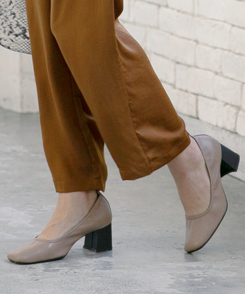 ✭ベネッシュ　BENESU　クロコレザーパンプス23.5cmスクエアトゥ ヒール ✭ベネッシュ BENESU クロコレザーパンプス23.5cmスクエアトゥ