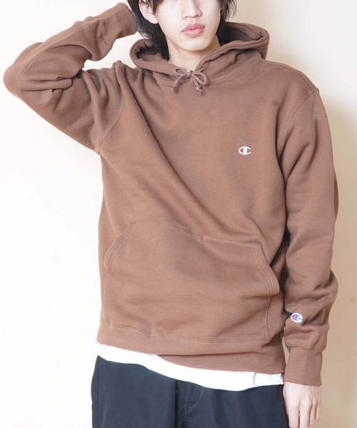 Champion(チャンピオン)の「【CHAMPION/チャンピオン】裏起毛プルオーバーパーカー C3-Q105 ワンポイント 刺繍 ユニセックス(パーカー・メンズ・ホワイト/ブラック/ダークグリーン/ネイビー/杢グレー/ブラウン・MEDIUM/X-LARGE/SMALL/LARGE/XX-LARGE)」の4枚目の写真