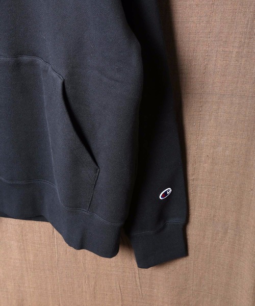 Champion(チャンピオン)の「【CHAMPION/チャンピオン】裏起毛プルオーバーパーカー C3-Q105 ワンポイント 刺繍 ユニセックス(パーカー・メンズ・ホワイト/ブラック/ダークグリーン/ネイビー/杢グレー/ブラウン・MEDIUM/X-LARGE/SMALL/LARGE/XX-LARGE)」の20枚目の写真